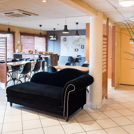 佛斯特罗德兹酒店 2* 罗德兹