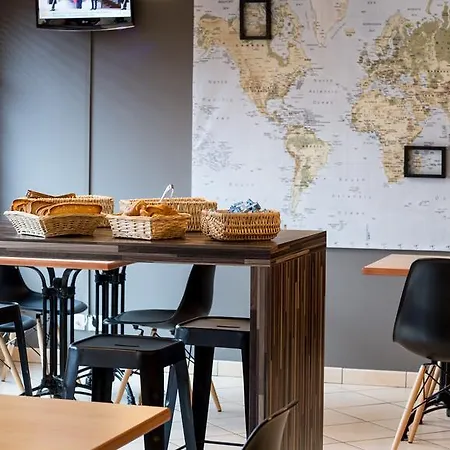 佛斯特罗德兹酒店 2*